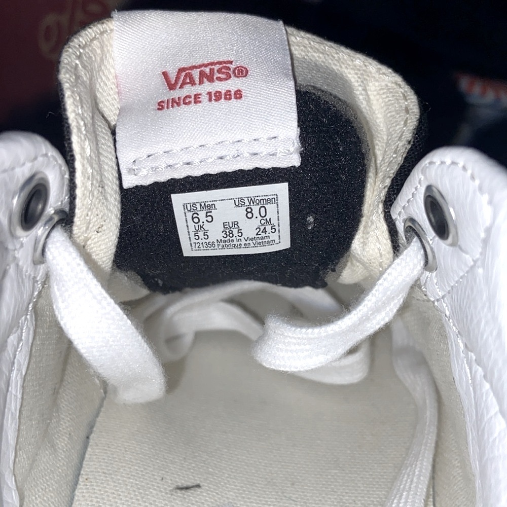🏷️ BNIB Vans SK8-Mid w/Red Flower’s Embroidered-Sz 8~NEVER WORN! - Picture 8 of 11